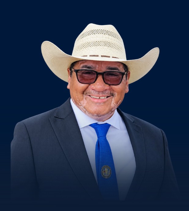 Robert Rizo speaking at a community event